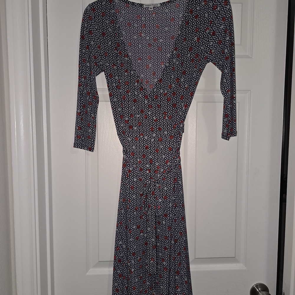 Velvet Torch Black and Red Long Sleeve Dress